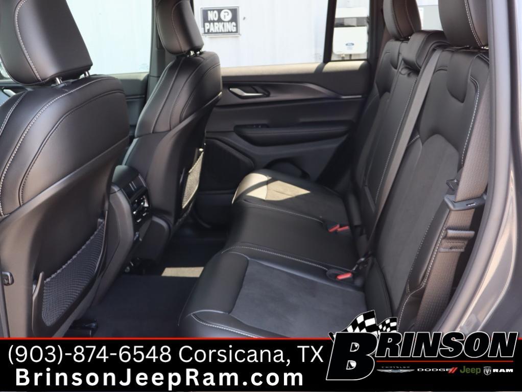 new 2025 Jeep Grand Cherokee car, priced at $39,647