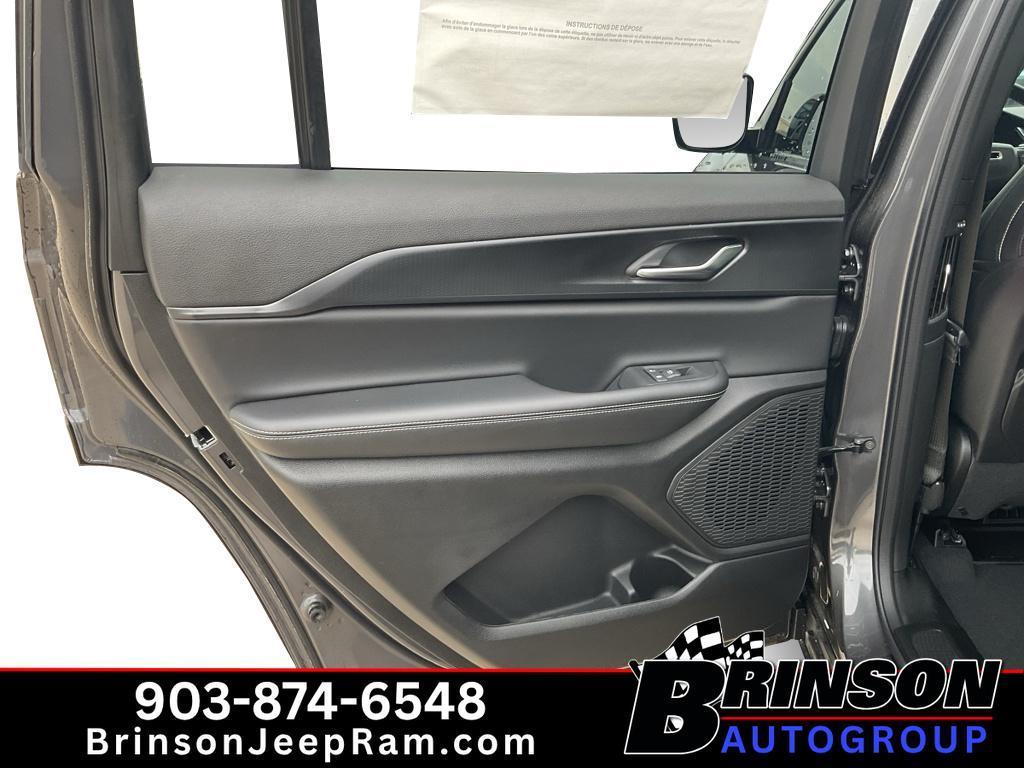 new 2025 Jeep Grand Cherokee L car, priced at $41,701