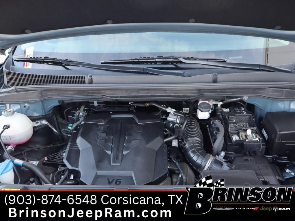 used 2024 Kia Carnival car, priced at $32,978