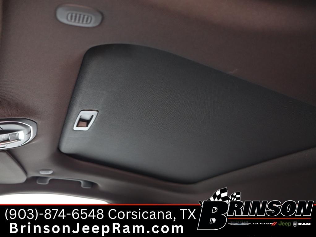 new 2025 Jeep Grand Cherokee car, priced at $37,747