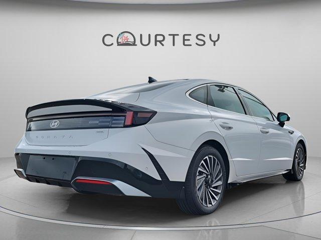 new 2025 Hyundai Sonata Hybrid car, priced at $36,485