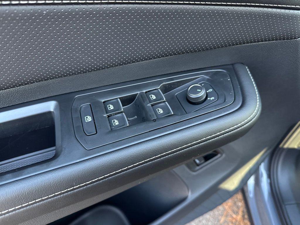 new 2026 Volkswagen Atlas Cross Sport car, priced at $48,996