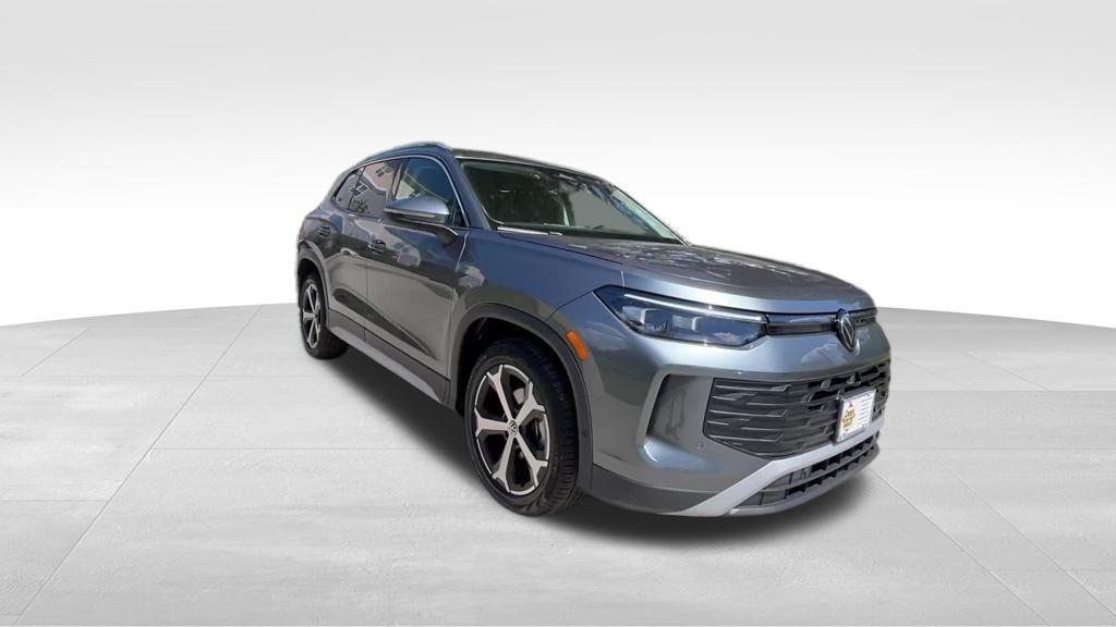 new 2025 Volkswagen Tiguan car, priced at $29,330