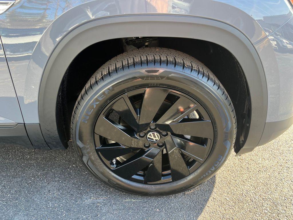 new 2026 Volkswagen Atlas Cross Sport car, priced at $44,538