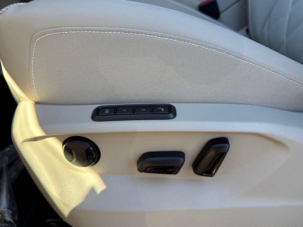 new 2026 Volkswagen Atlas car, priced at $52,089