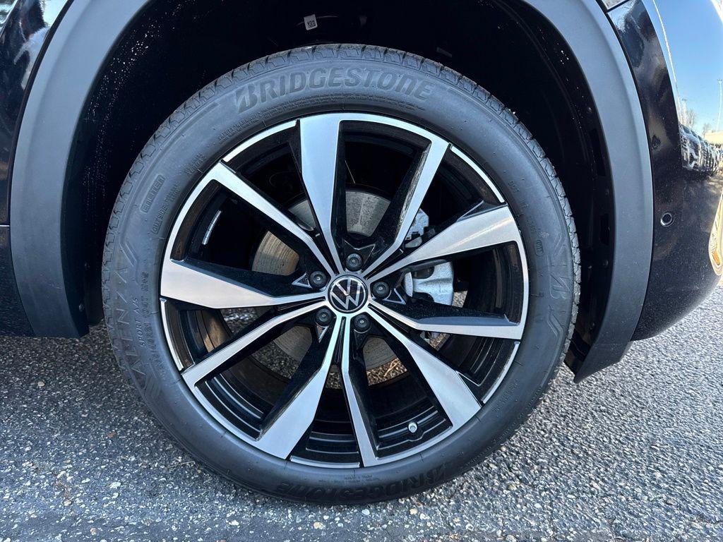 new 2026 Volkswagen Atlas car, priced at $52,089