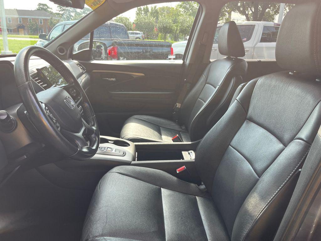 used 2022 Honda Pilot car, priced at $29,999