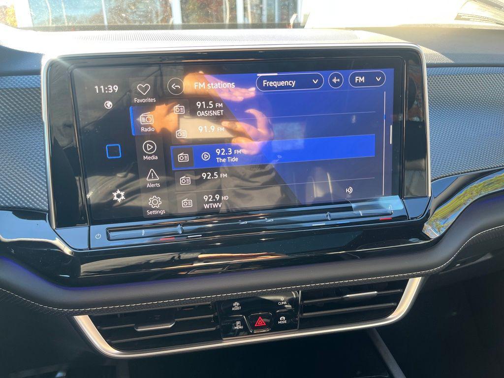 new 2026 Volkswagen Atlas Cross Sport car, priced at $51,519