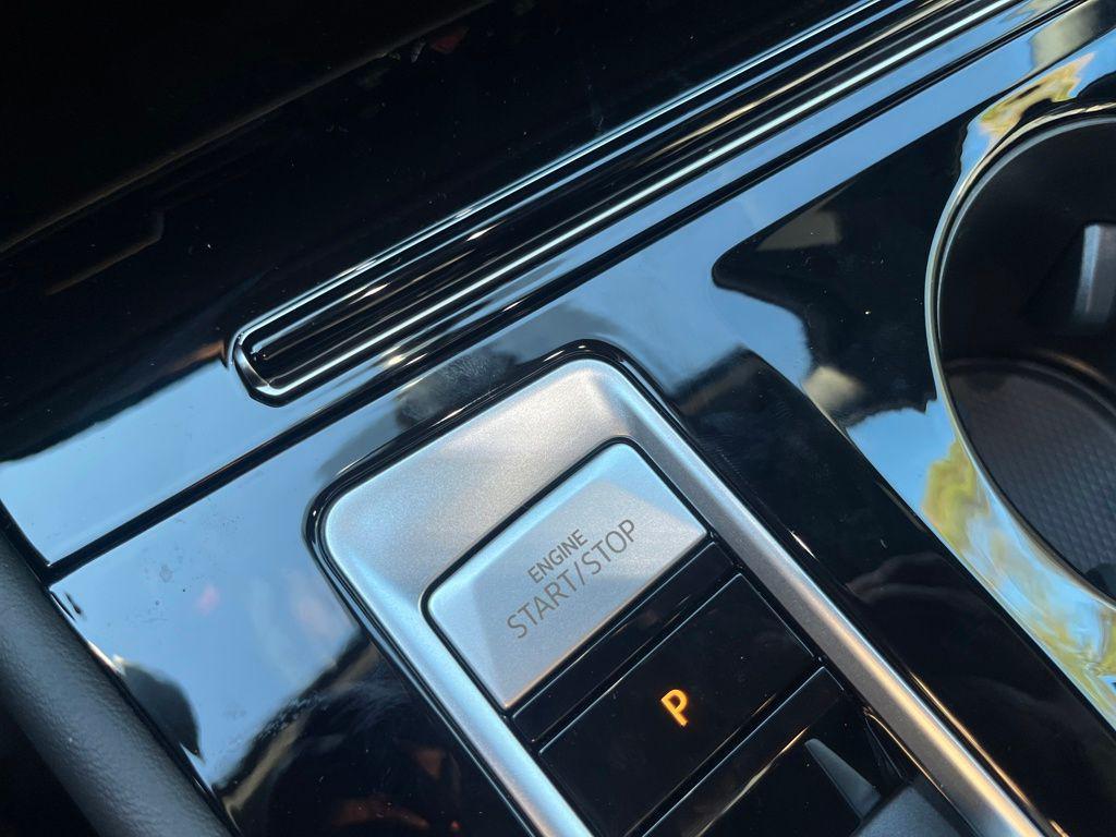 new 2026 Volkswagen Atlas Cross Sport car, priced at $51,519