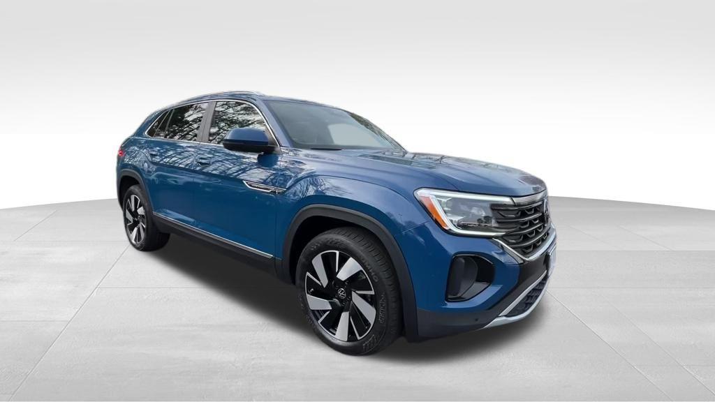 new 2026 Volkswagen Atlas Cross Sport car, priced at $46,675