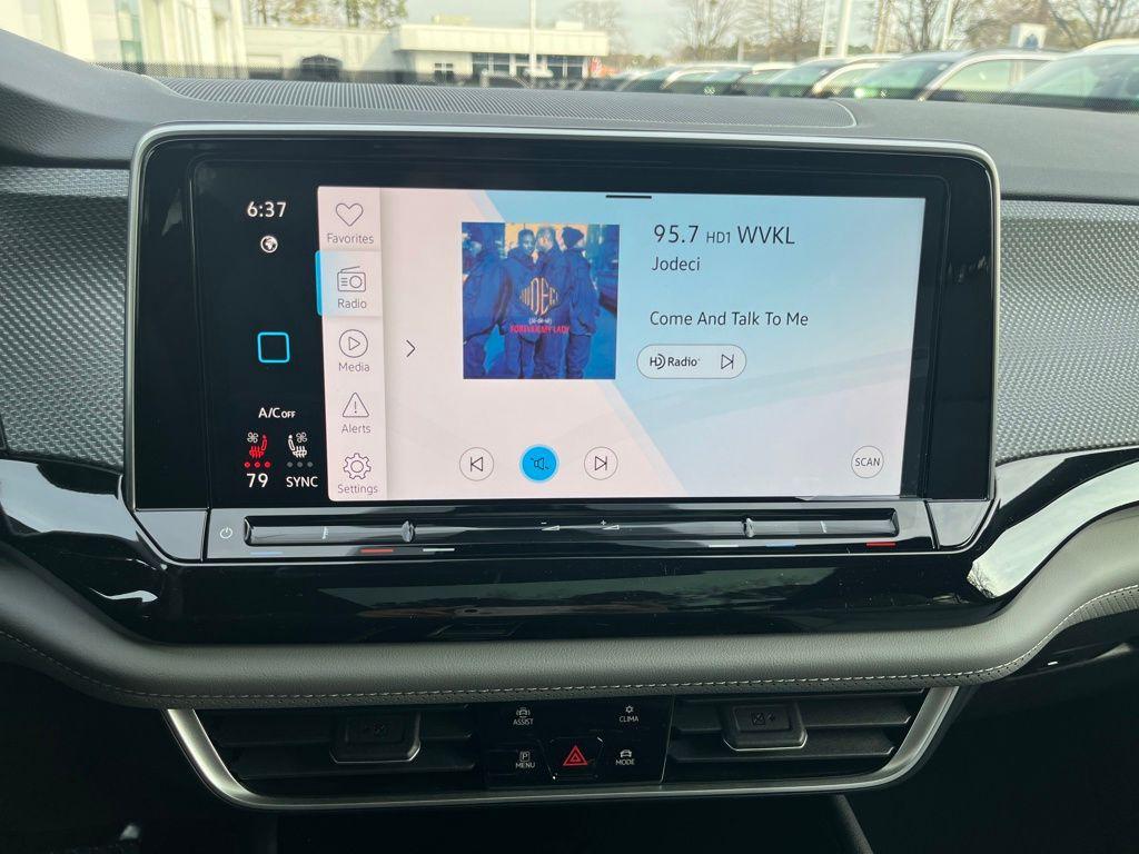 new 2026 Volkswagen Atlas Cross Sport car, priced at $46,675