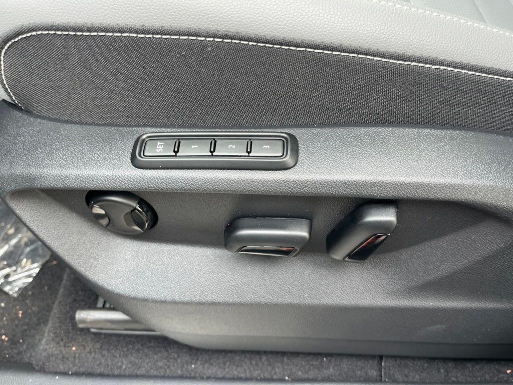 new 2026 Volkswagen Atlas Cross Sport car, priced at $46,675