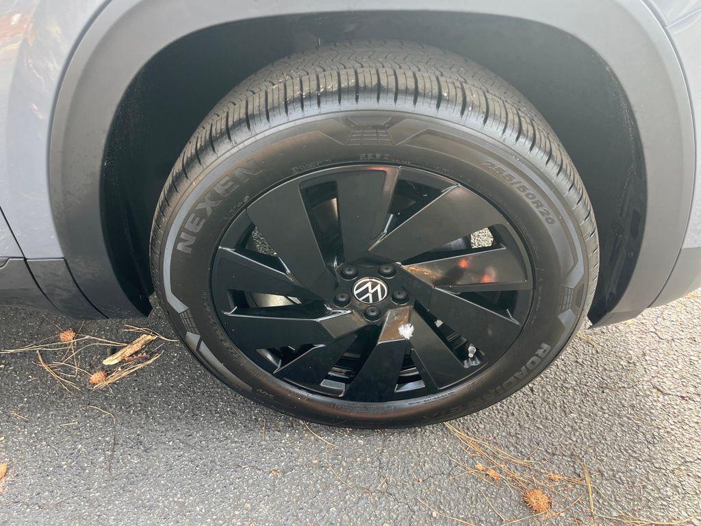 new 2026 Volkswagen Atlas car, priced at $44,035