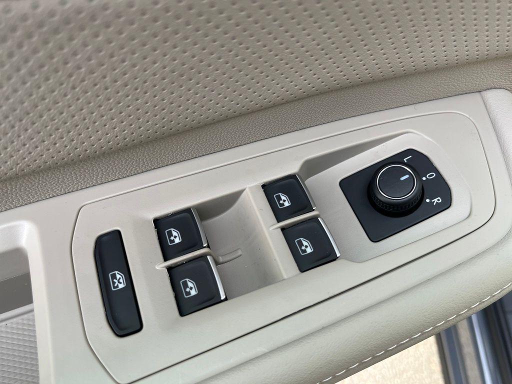 new 2026 Volkswagen Atlas car, priced at $44,035