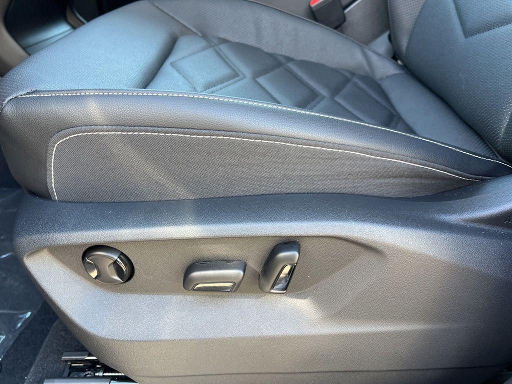 new 2026 Volkswagen Atlas car, priced at $43,908