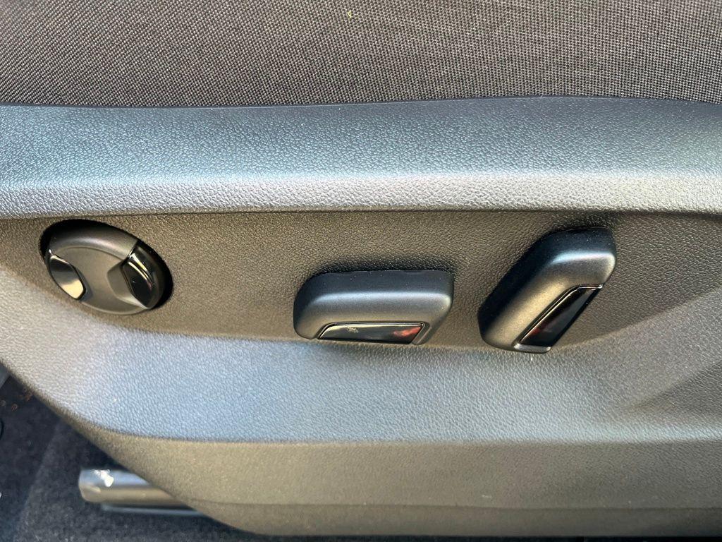 new 2026 Volkswagen Atlas car, priced at $37,578