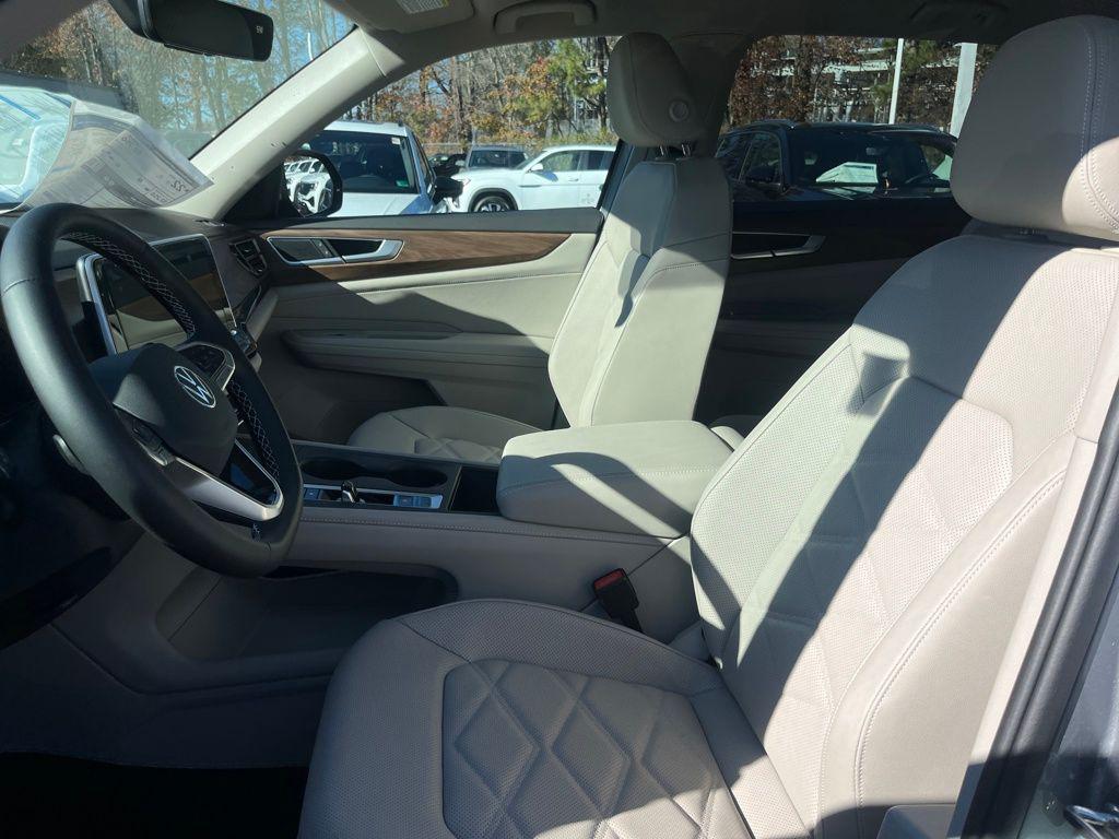 new 2026 Volkswagen Atlas car, priced at $38,928