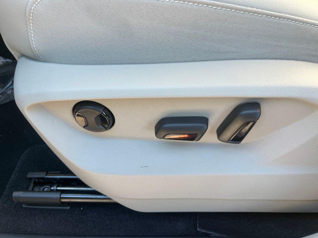 new 2026 Volkswagen Atlas car, priced at $38,928