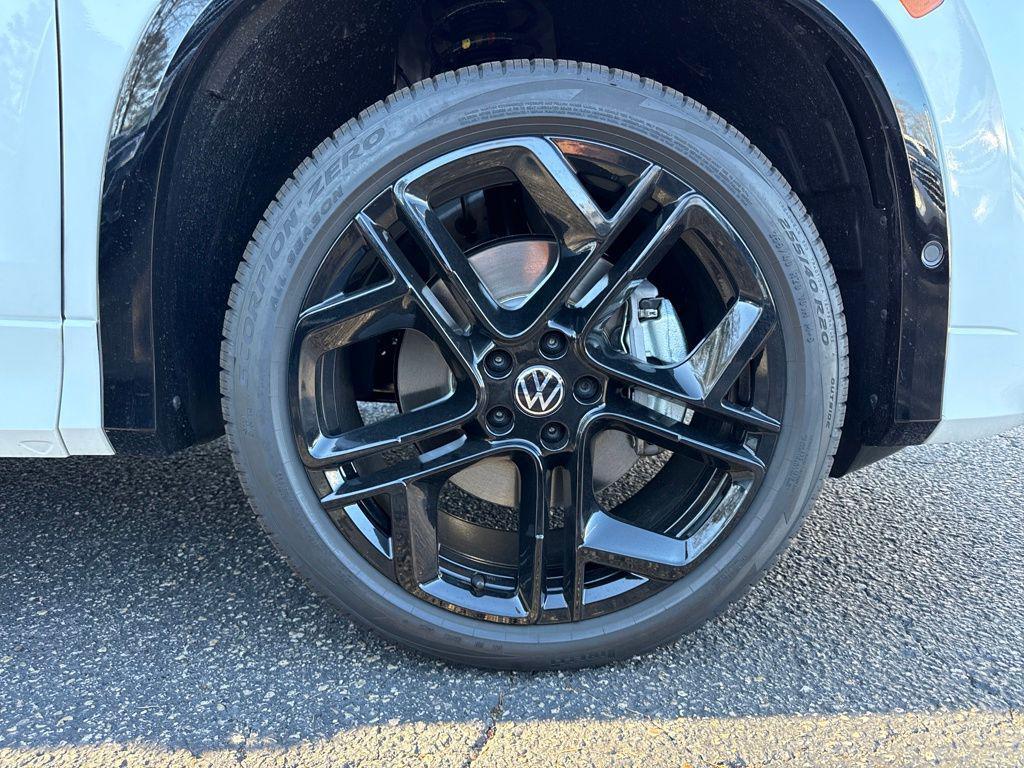 new 2026 Volkswagen Tiguan car, priced at $39,451