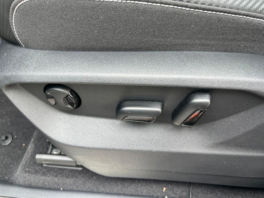 new 2026 Volkswagen Atlas Cross Sport car, priced at $44,101