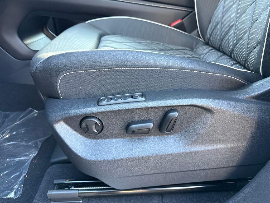 new 2026 Volkswagen Atlas car, priced at $51,671