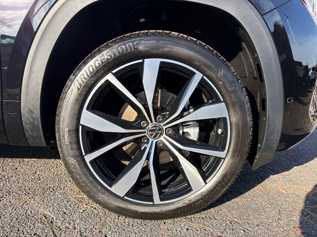 new 2026 Volkswagen Atlas car, priced at $51,671