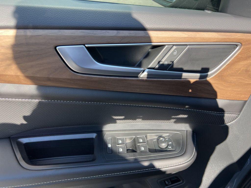 new 2026 Volkswagen Atlas car, priced at $43,246