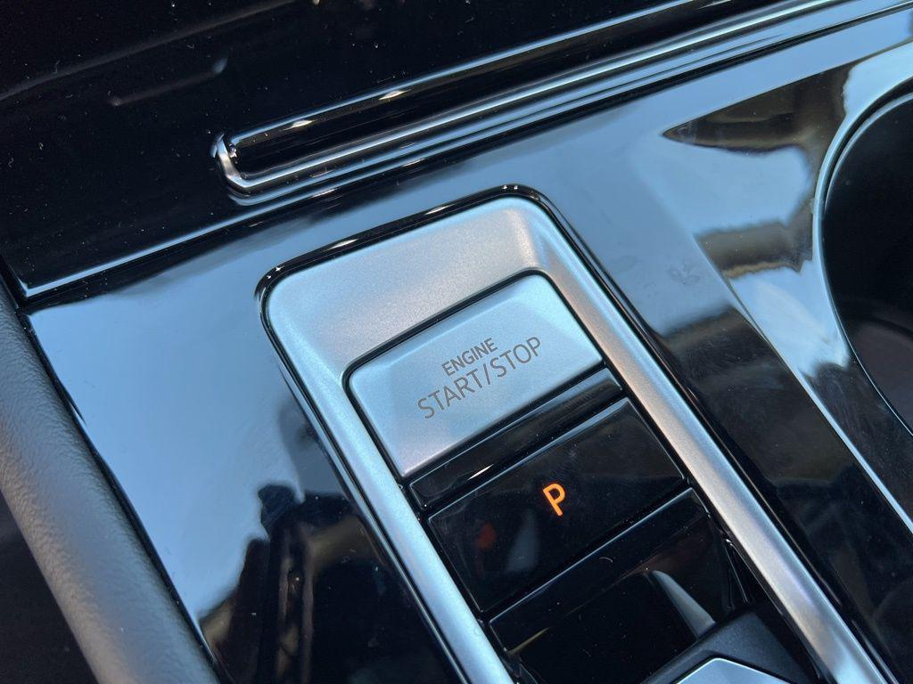 new 2026 Volkswagen Atlas car, priced at $43,246