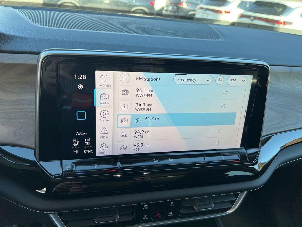 new 2026 Volkswagen Atlas car, priced at $43,246