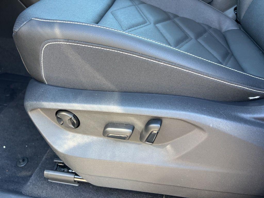 new 2026 Volkswagen Atlas car, priced at $43,246