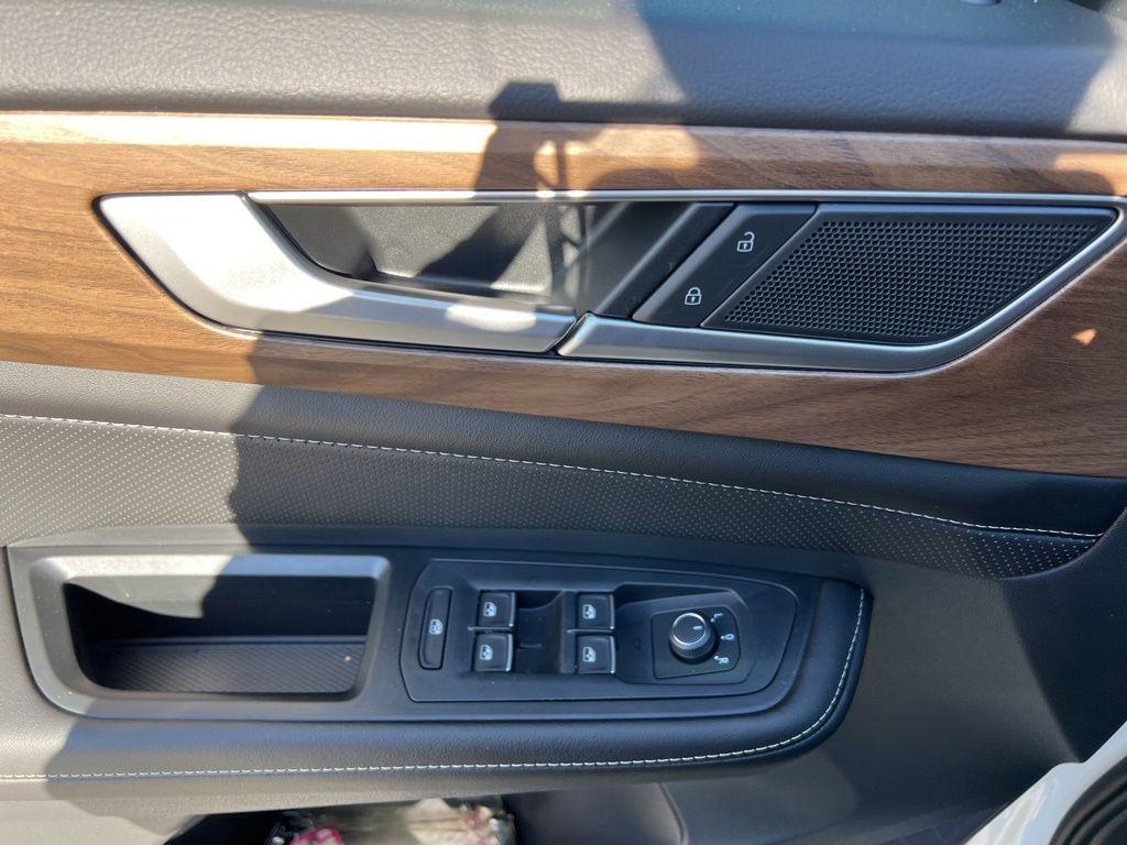 new 2026 Volkswagen Atlas car, priced at $39,365