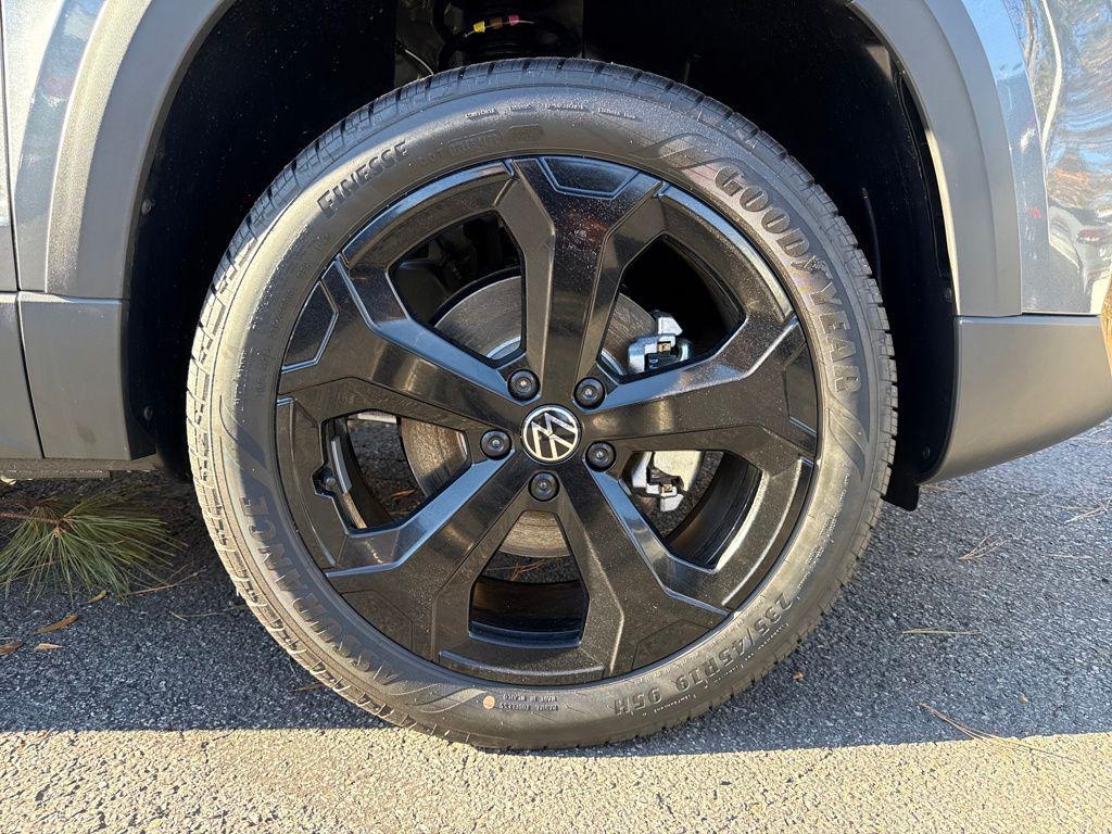 new 2026 Volkswagen Taos car, priced at $36,636