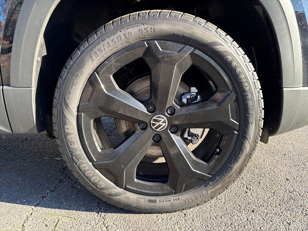 new 2026 Volkswagen Taos car, priced at $36,636