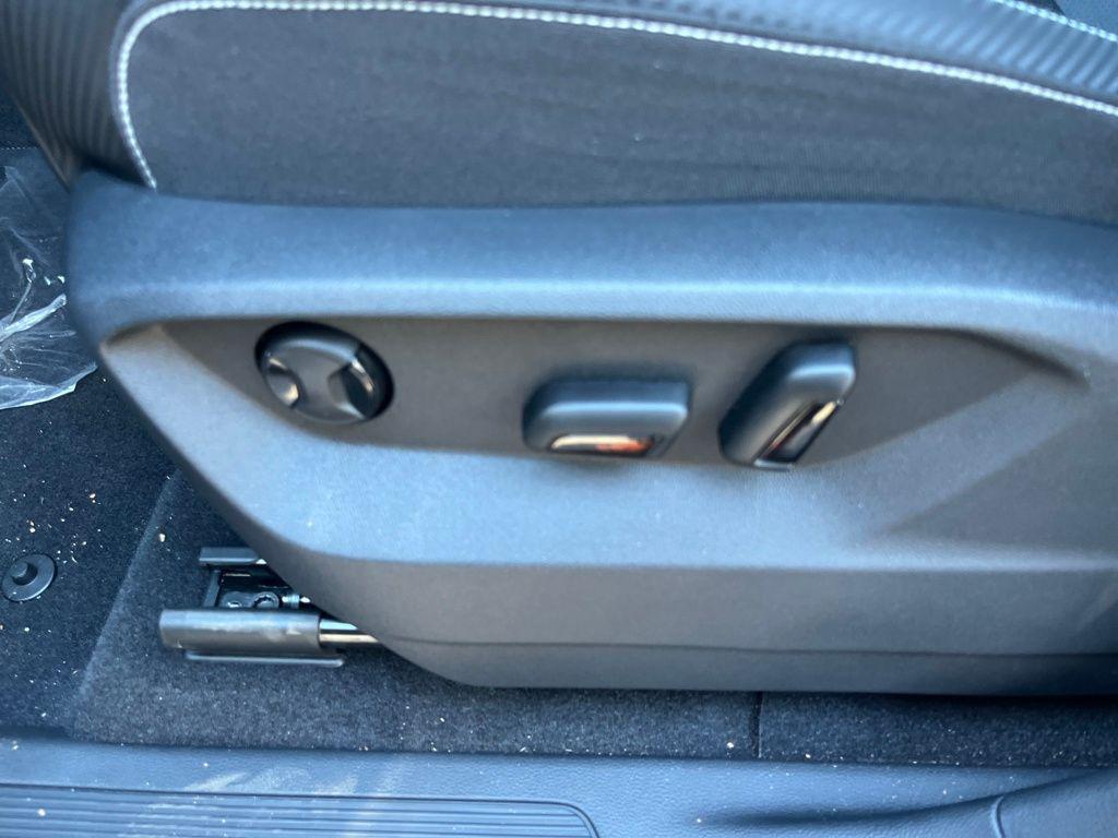 new 2026 Volkswagen Atlas Cross Sport car, priced at $38,418