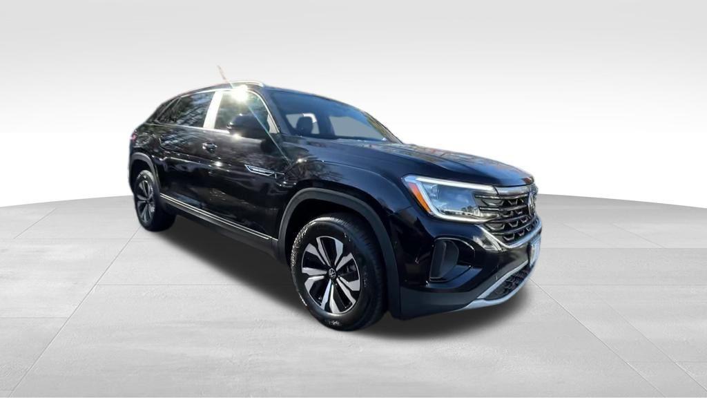 new 2026 Volkswagen Atlas Cross Sport car, priced at $38,418