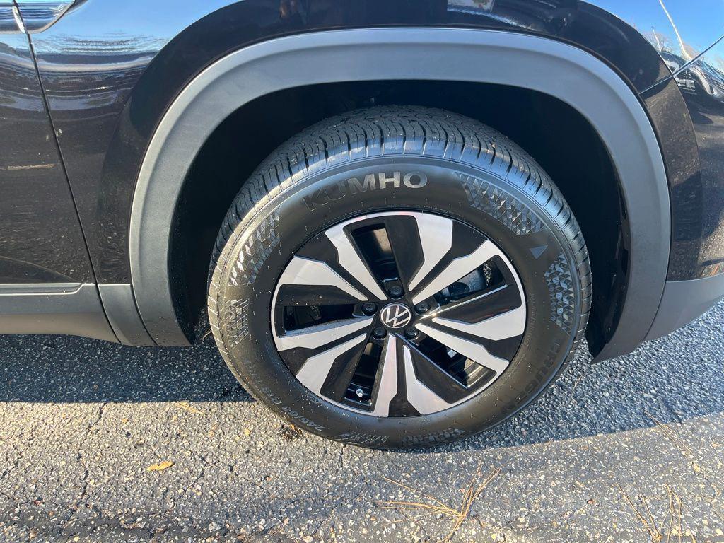 new 2026 Volkswagen Atlas Cross Sport car, priced at $38,418