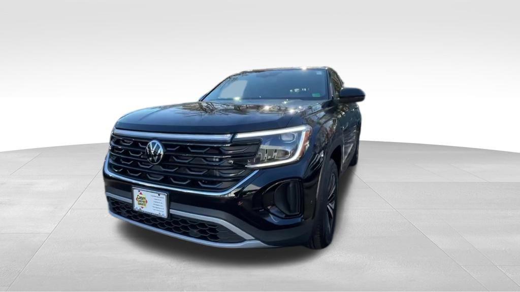 new 2026 Volkswagen Atlas Cross Sport car, priced at $38,418