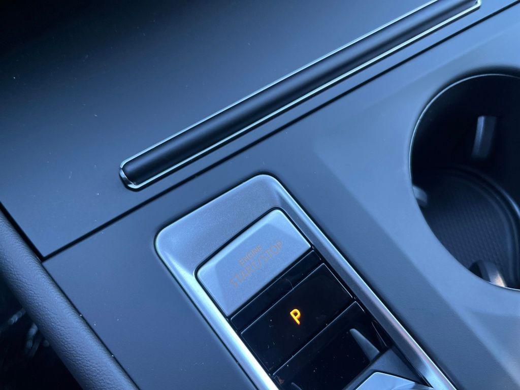 new 2026 Volkswagen Atlas Cross Sport car, priced at $38,418