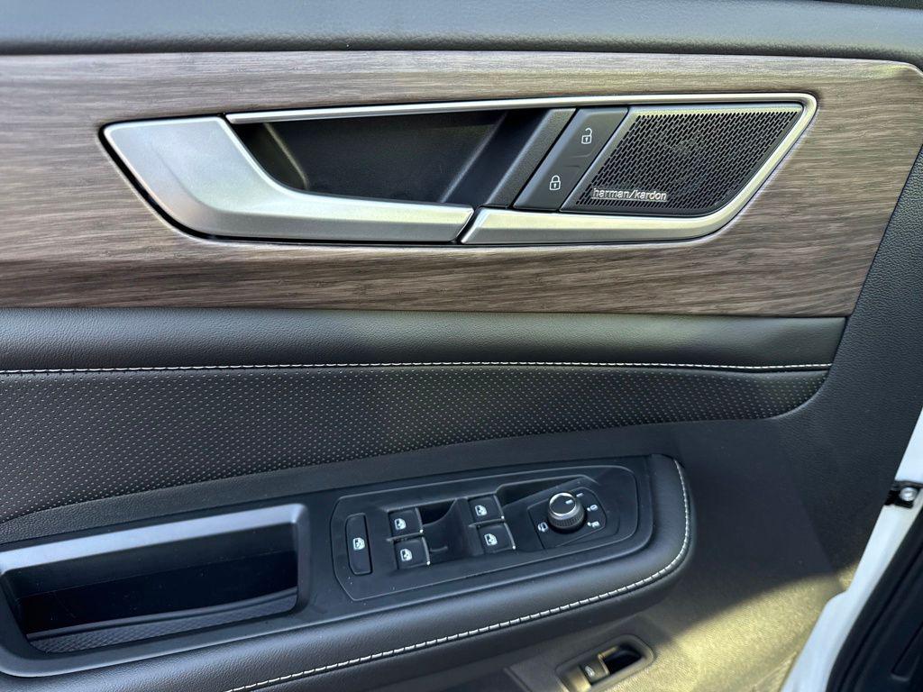 new 2026 Volkswagen Atlas car, priced at $53,124