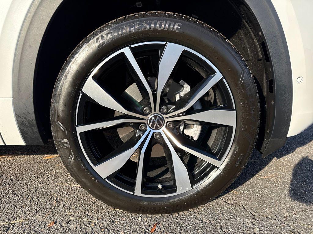 new 2026 Volkswagen Atlas car, priced at $53,124