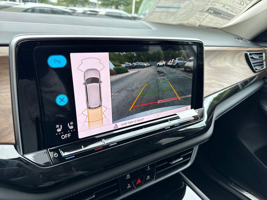 new 2026 Volkswagen Atlas car, priced at $43,908