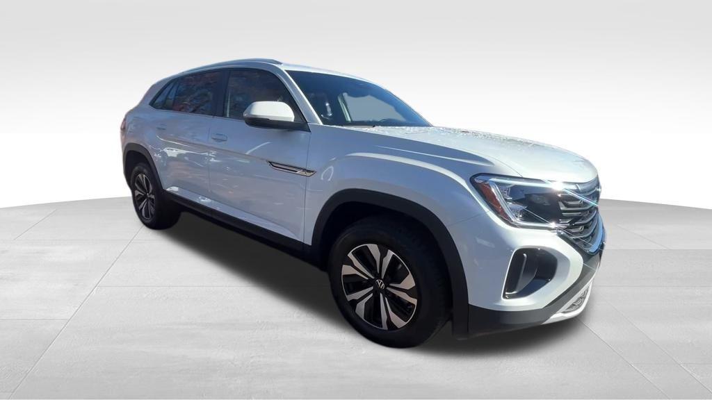 new 2026 Volkswagen Atlas Cross Sport car, priced at $38,855