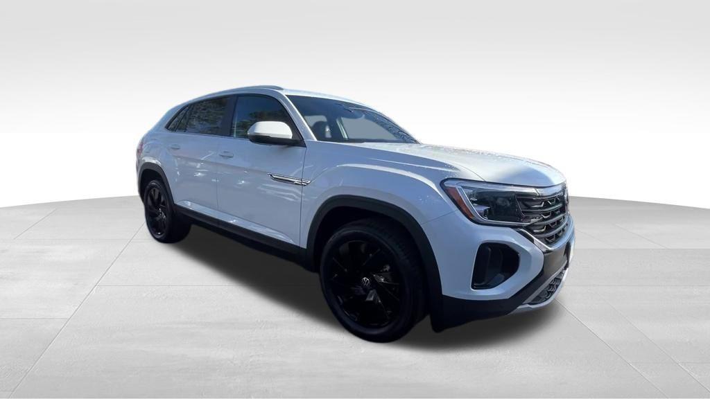 new 2026 Volkswagen Atlas Cross Sport car, priced at $44,538