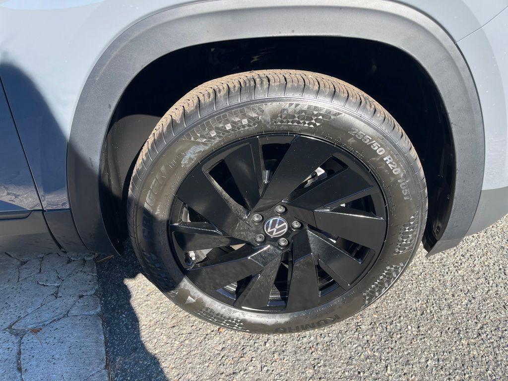 new 2026 Volkswagen Atlas car, priced at $45,455