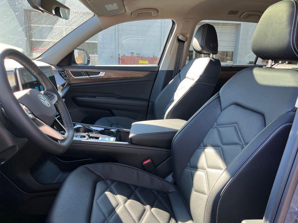 new 2026 Volkswagen Atlas car, priced at $45,455