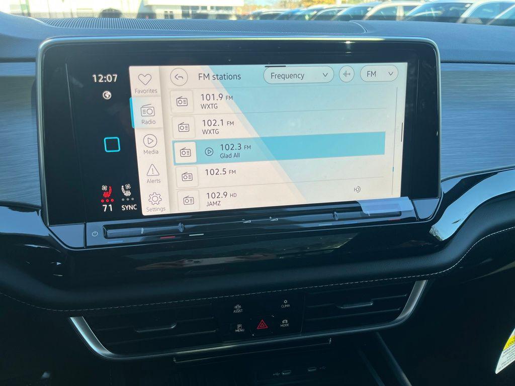 new 2026 Volkswagen Atlas Cross Sport car, priced at $44,101