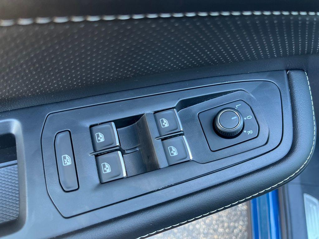 new 2026 Volkswagen Atlas Cross Sport car, priced at $44,101