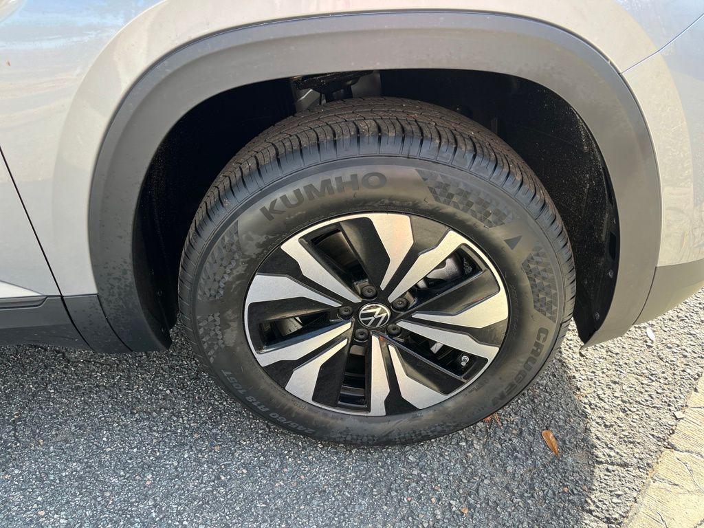 new 2026 Volkswagen Atlas car, priced at $37,141