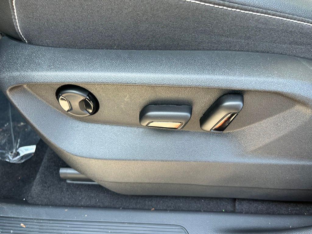 new 2026 Volkswagen Atlas car, priced at $37,141