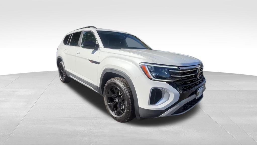 new 2026 Volkswagen Atlas car, priced at $46,677